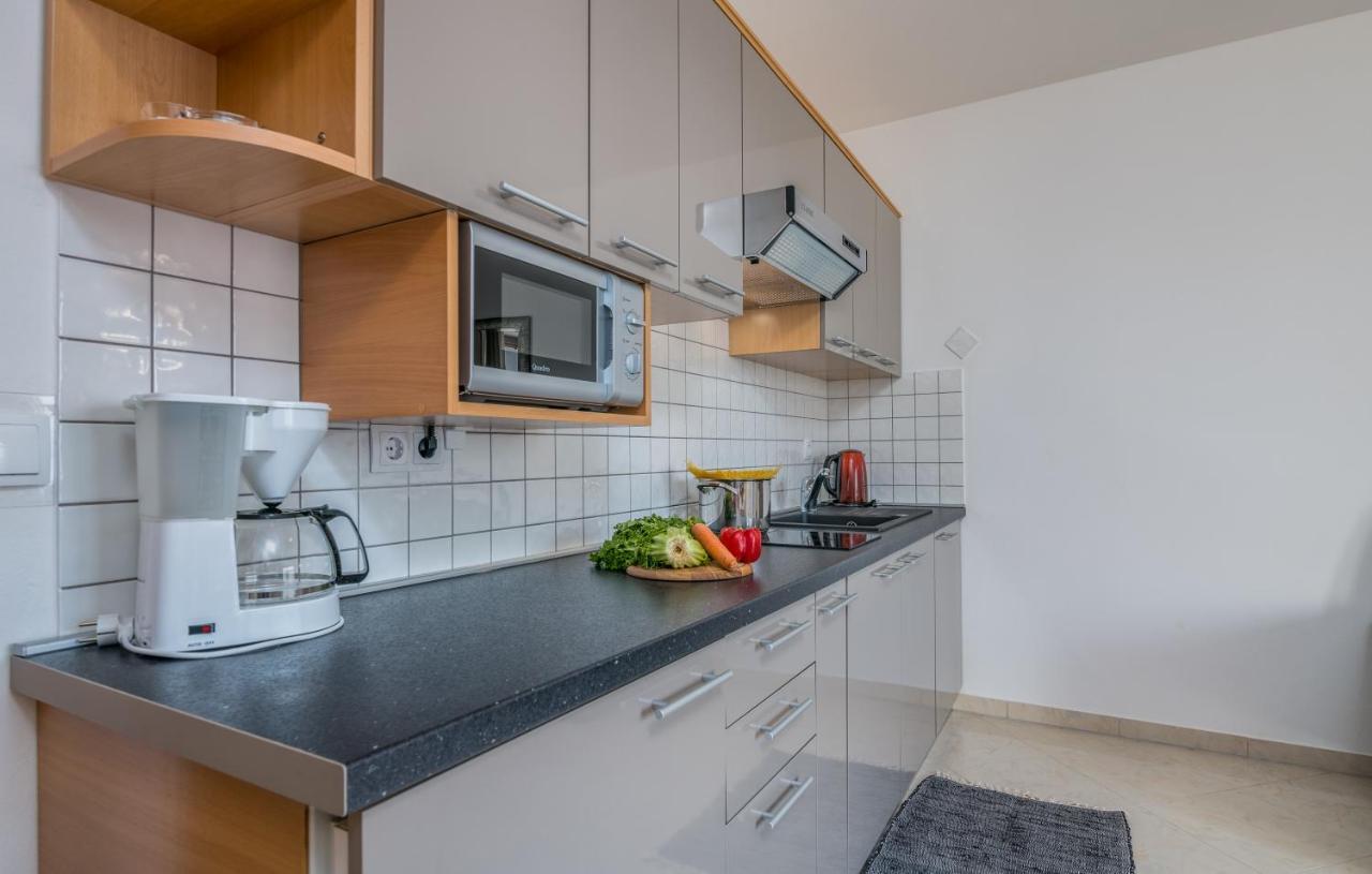 Apartments Kvarner Malinska Esterno foto