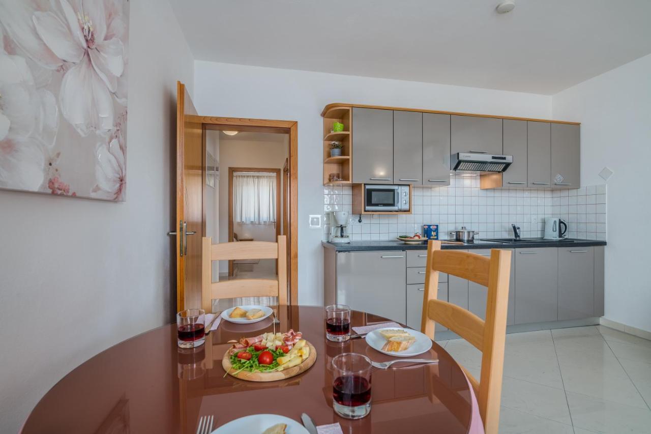 Apartments Kvarner Malinska Esterno foto